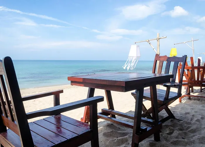 Cheap hotel: Nature Beach Resort, Koh Lanta